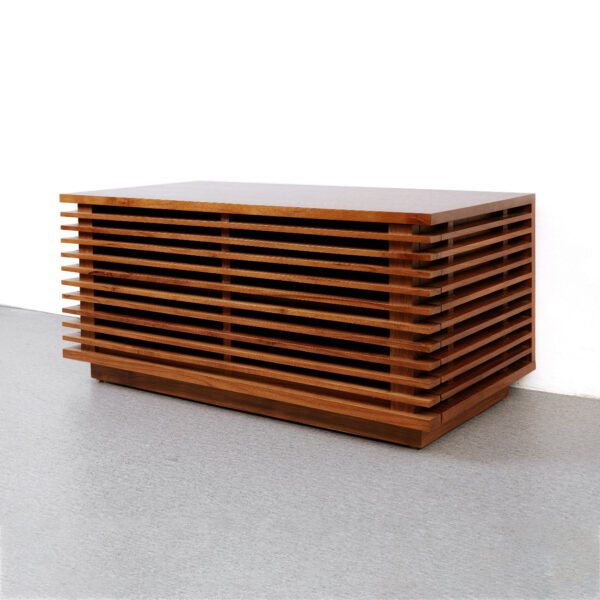 Valencia media console